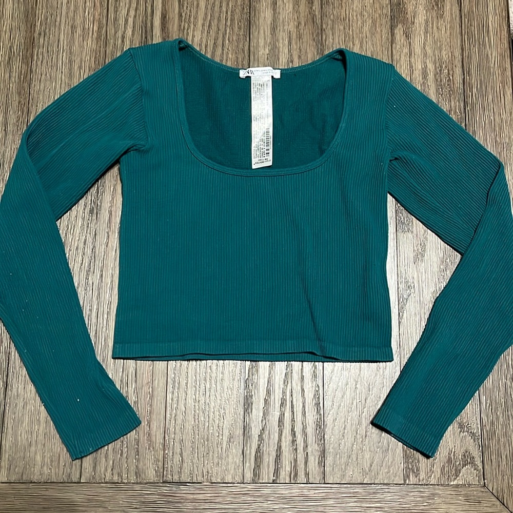 Zara Long Sleeve Crop Top. Size S